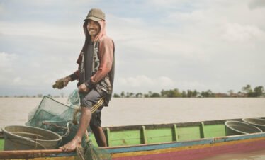 MAKASSAR-SENGKANG (TEMPE LAKE)-TORAJA TOUR 6 DAYS